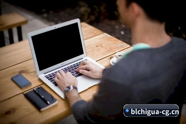 内容进化 - AI与影视内容推荐逐步融合，帮助用户快速发现热门电影、热播剧集与关注的明星动态。